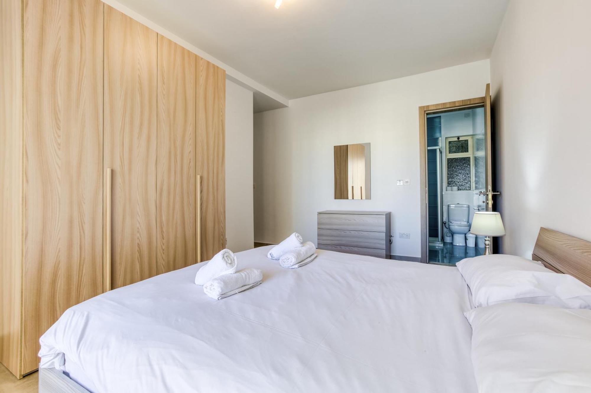 Seafront Sliema Apartment With Balcony & Sea Views By Jl Εξωτερικό φωτογραφία