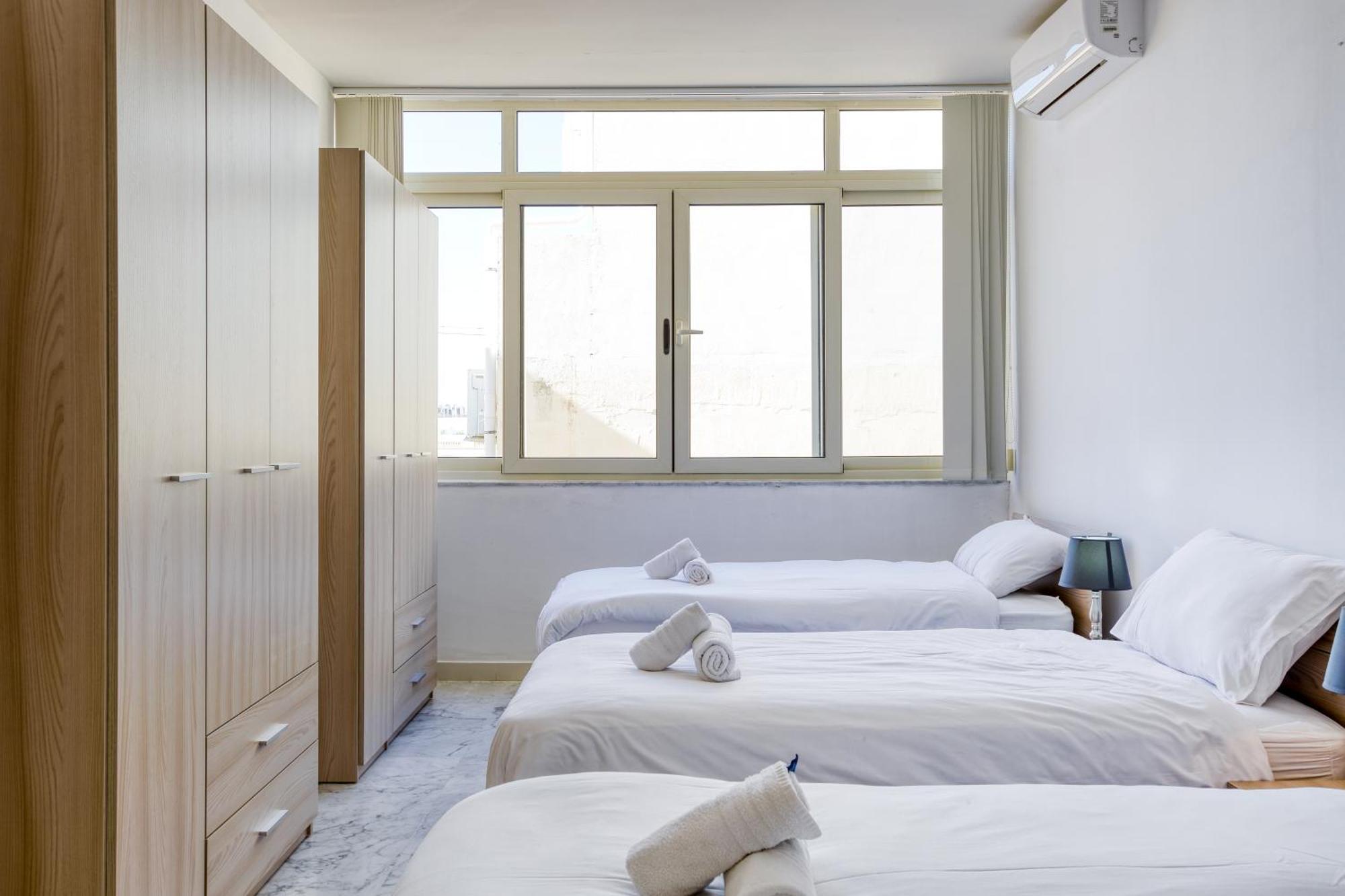 Seafront Sliema Apartment With Balcony & Sea Views By Jl Εξωτερικό φωτογραφία