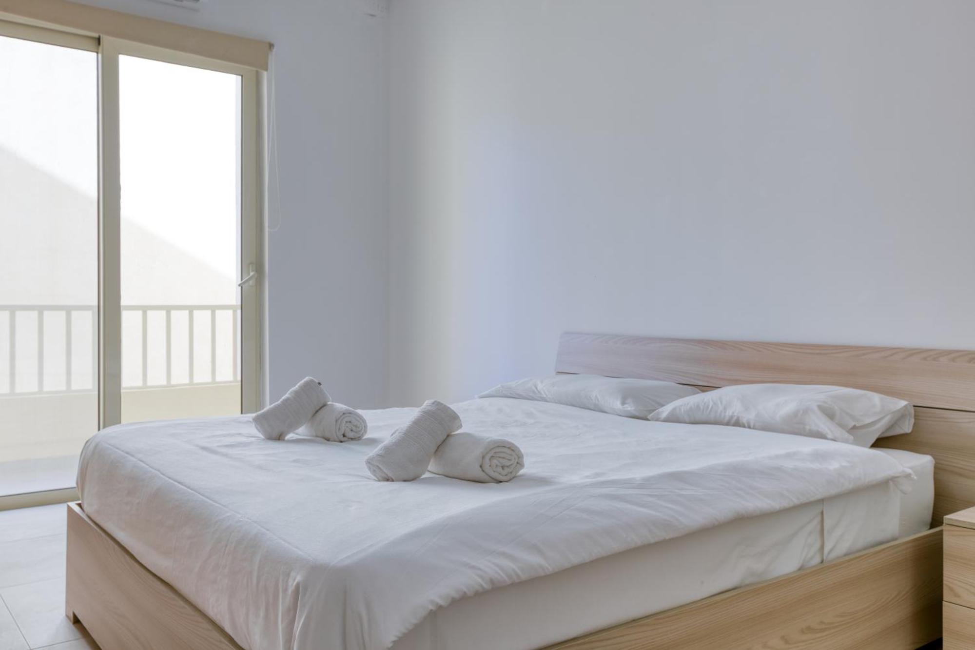 Seafront Sliema Apartment With Balcony & Sea Views By Jl Εξωτερικό φωτογραφία