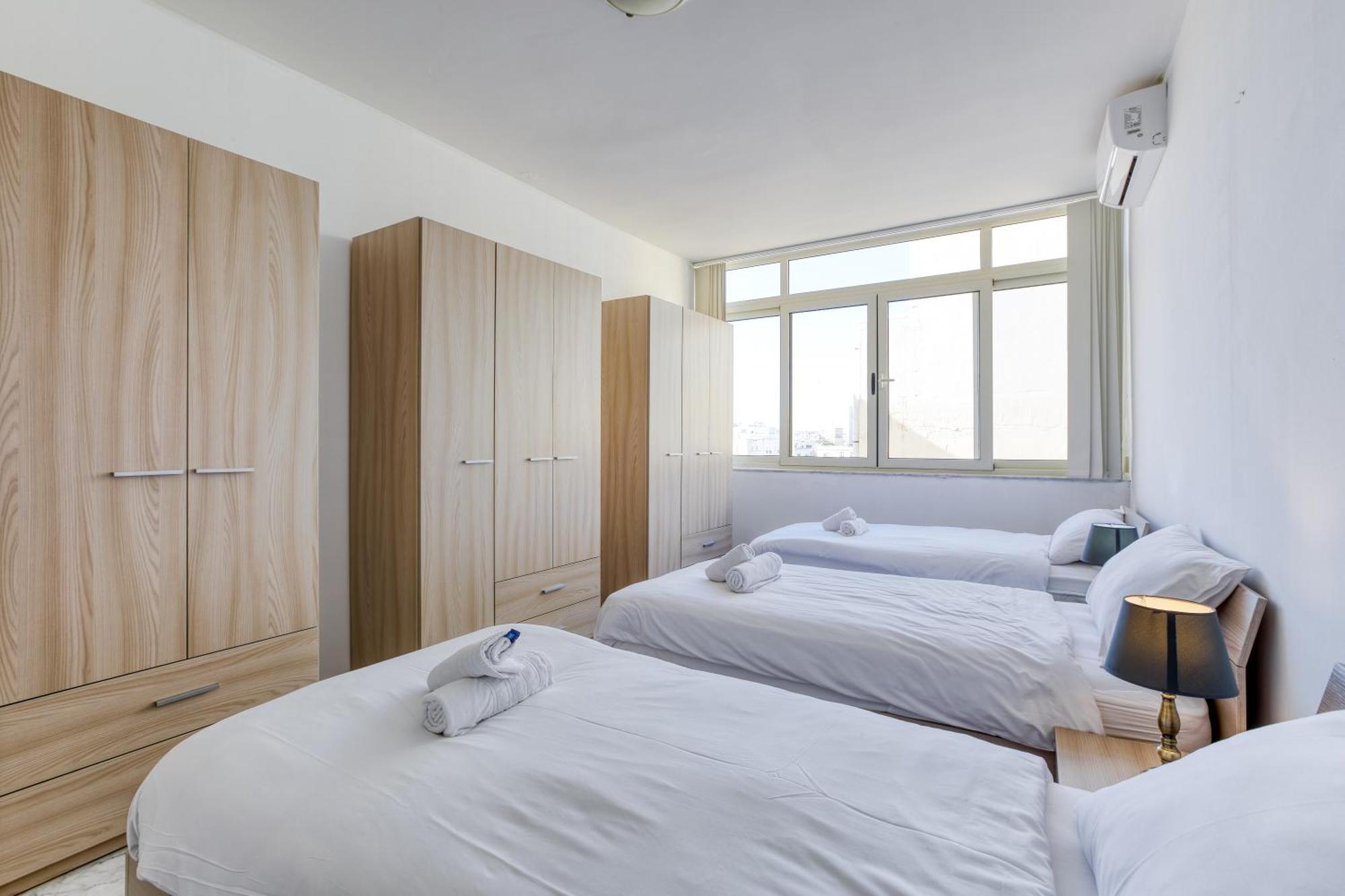 Seafront Sliema Apartment With Balcony & Sea Views By Jl Εξωτερικό φωτογραφία